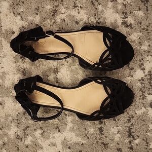 Bamboo black flats with strap
